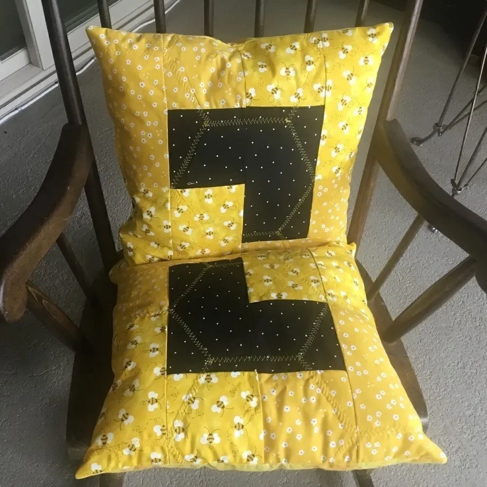 CLOSEOUT SALE. $20. NWT Hand Crafted, Quilted Yellow, Black Busy Bee Set 2
